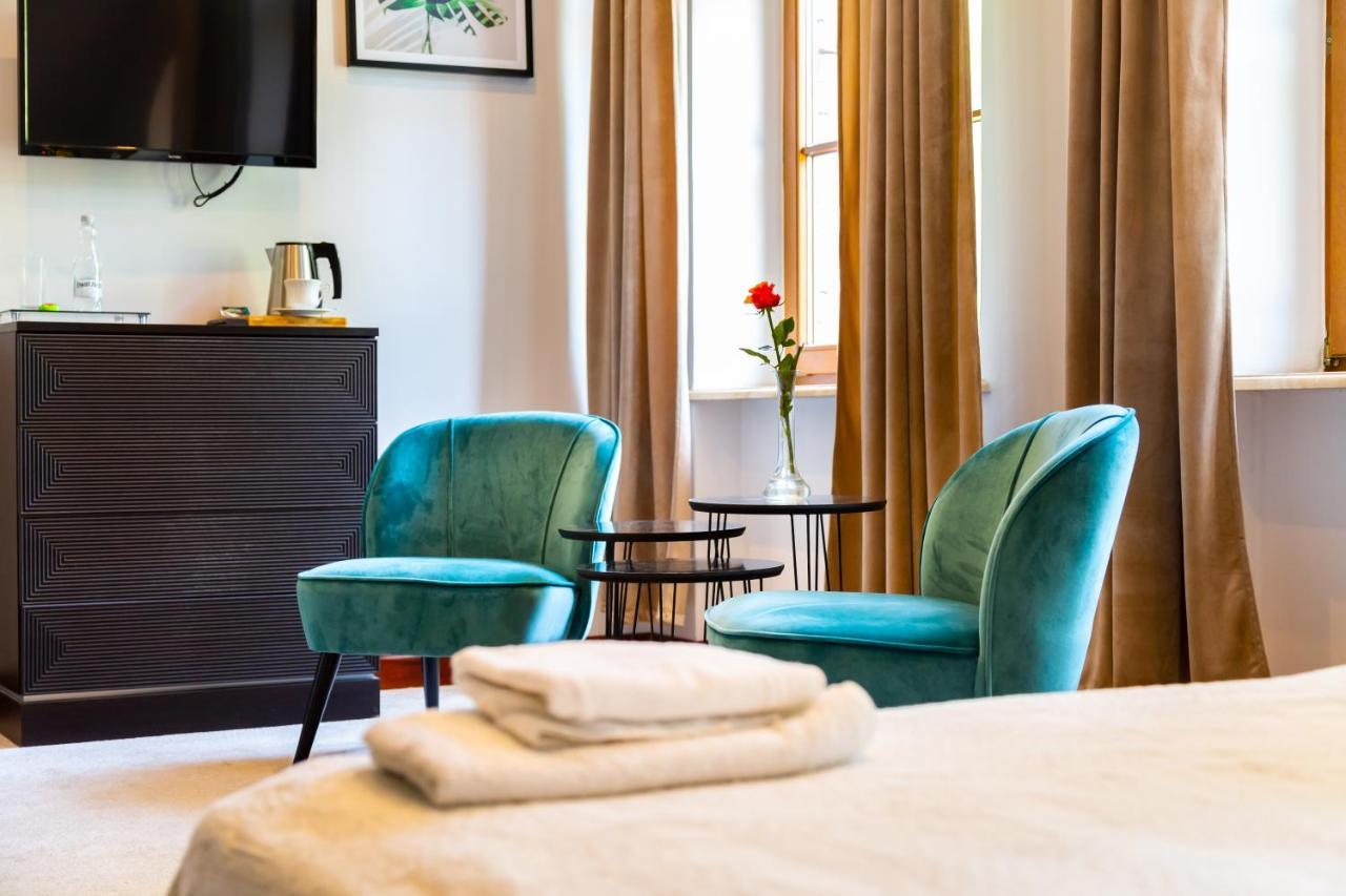 Palac Jablonowo Bed & Breakfast Ujscie Bagian luar foto