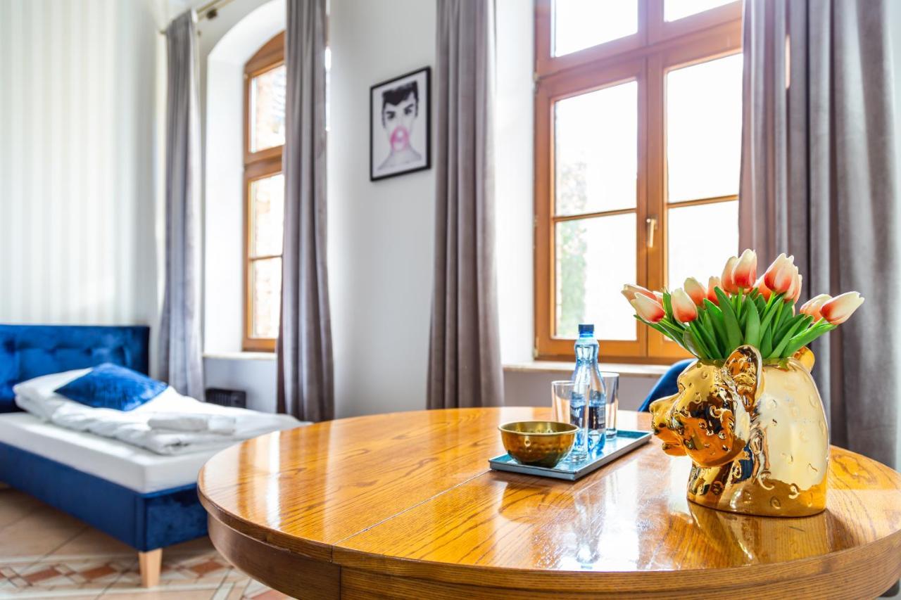 Palac Jablonowo Bed & Breakfast Ujscie Bagian luar foto