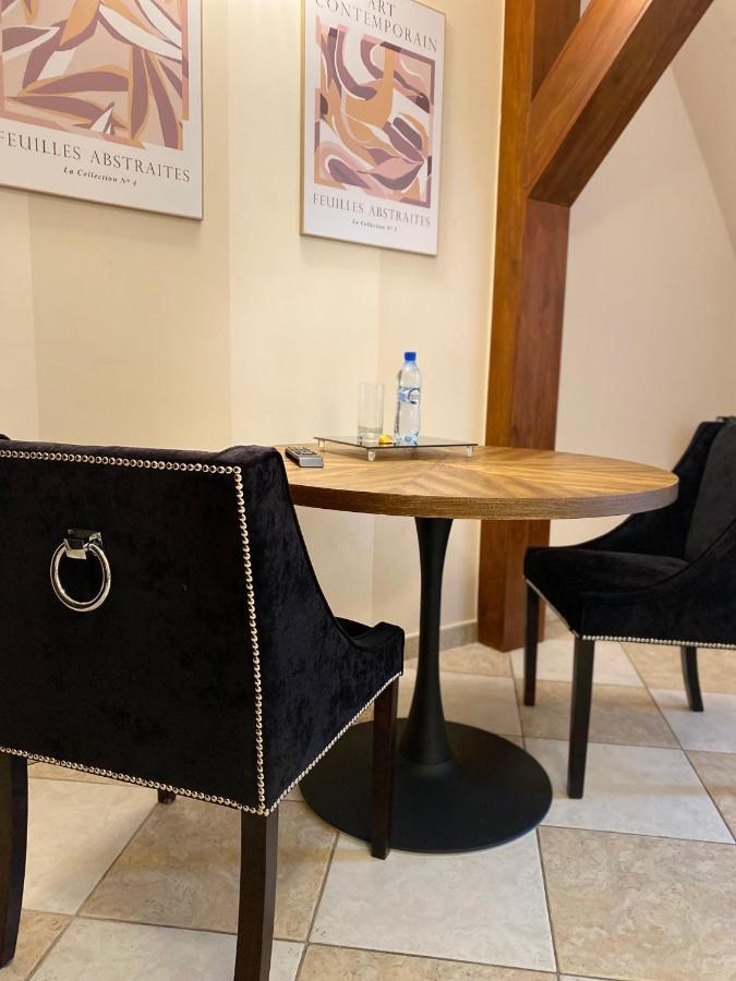Palac Jablonowo Bed & Breakfast Ujscie Bagian luar foto