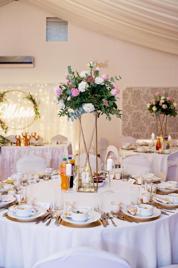 Palac Jablonowo Bed & Breakfast Ujscie Bagian luar foto