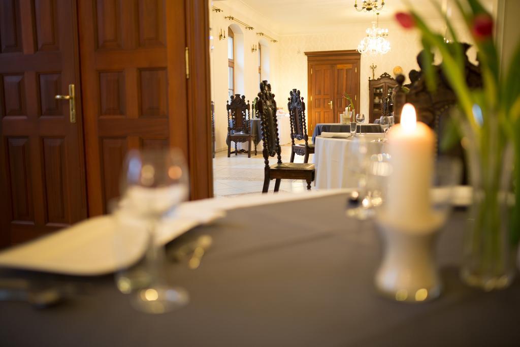 Palac Jablonowo Bed & Breakfast Ujscie Bagian luar foto