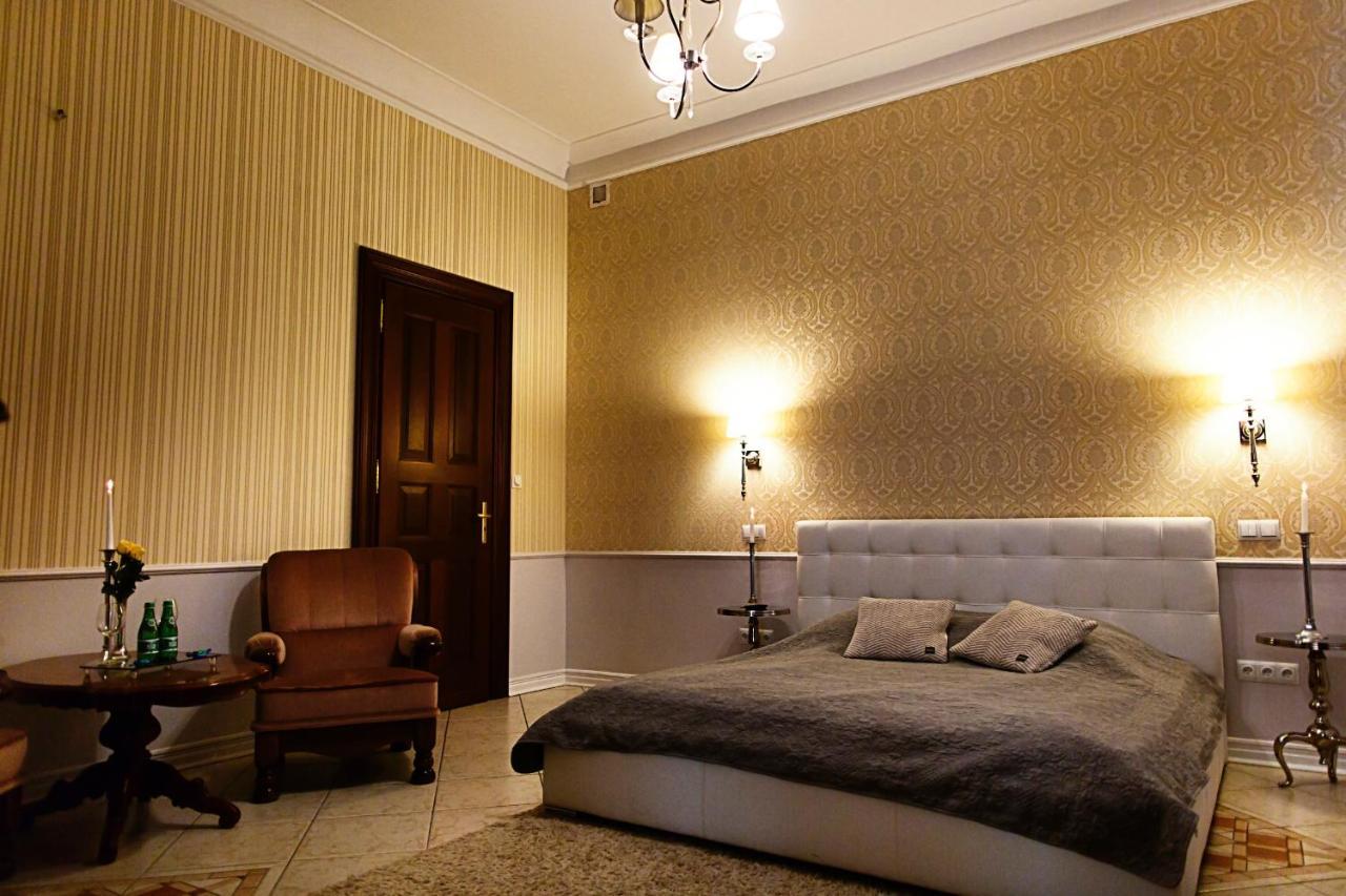 Palac Jablonowo Bed & Breakfast Ujscie Bagian luar foto