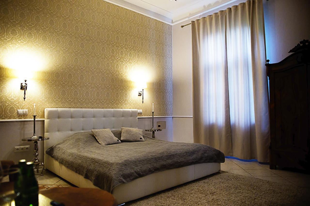 Palac Jablonowo Bed & Breakfast Ujscie Bagian luar foto