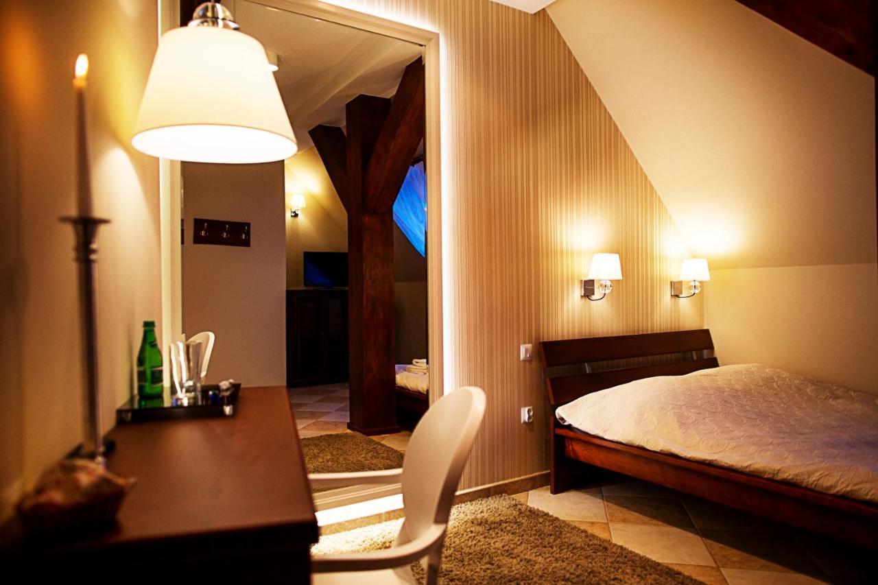 Palac Jablonowo Bed & Breakfast Ujscie Bagian luar foto